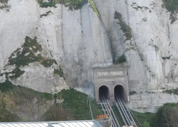 Esplanade Front De 109 1er Etage Lit Fait Wifi Taxe De Sejour Incluse Le Treport