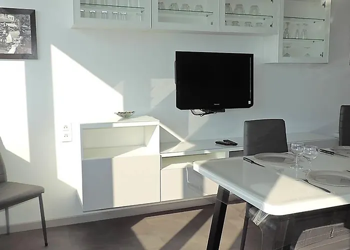 Esplanade Front De 109 1er Etage Lit Fait Wifi Taxe De Sejour Incluse Le Treport